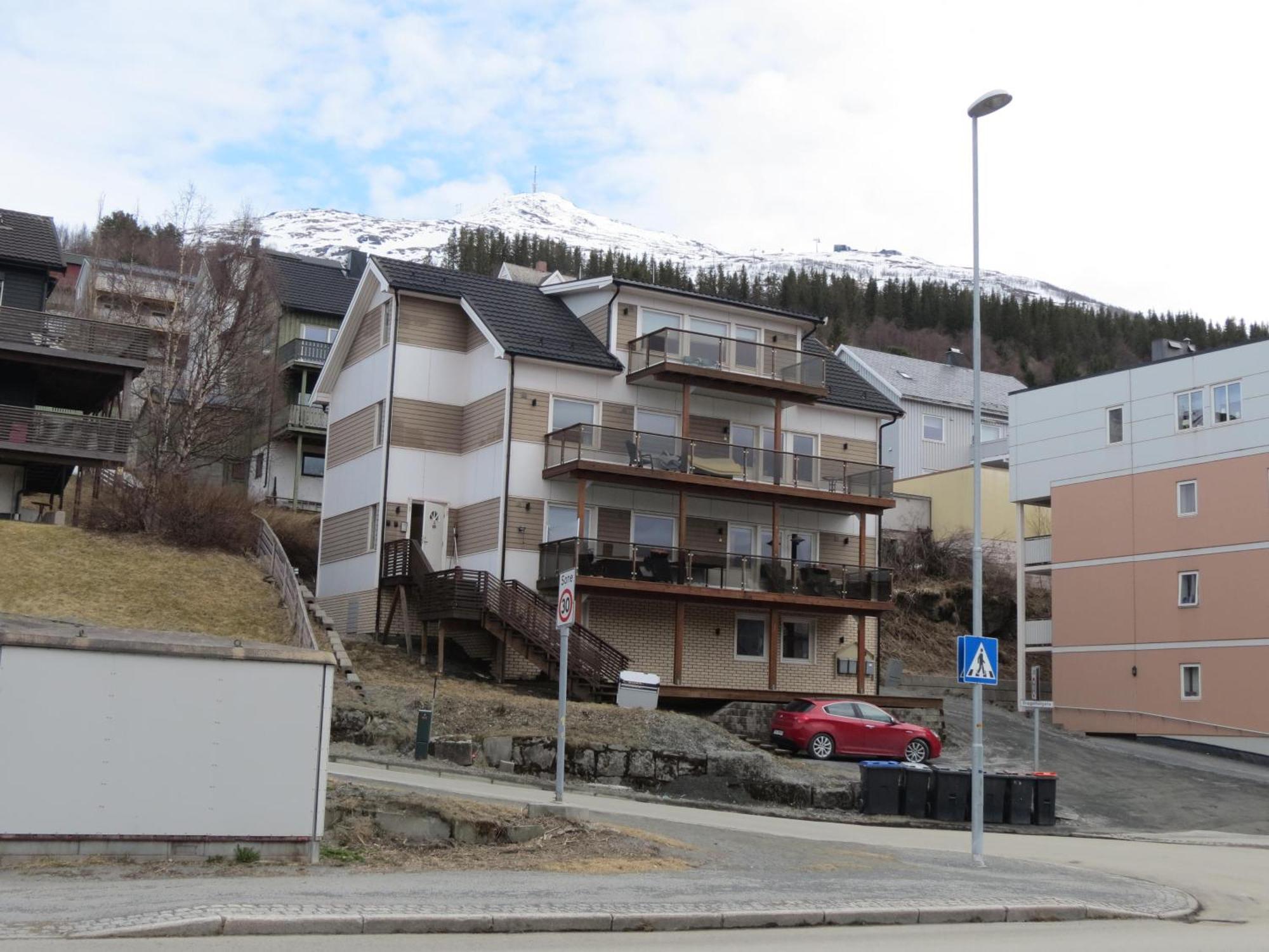 Koselig Og Moderne Leilighet, Meget Sentralt I Narvik Med Gratis Parkering! Екстер'єр фото